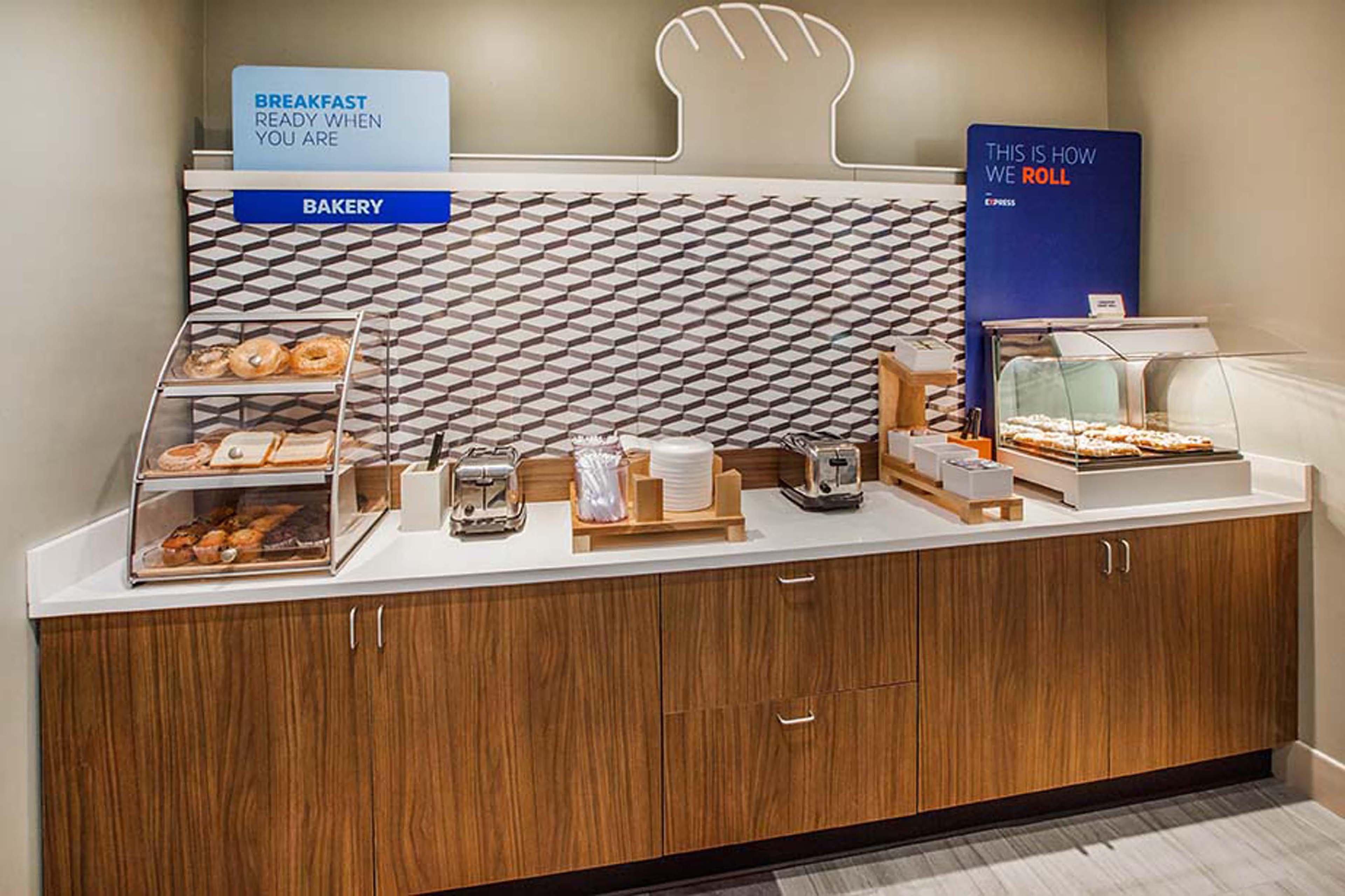 Holiday Inn Express And Suites - Bradford By Ihg Buitenkant foto
