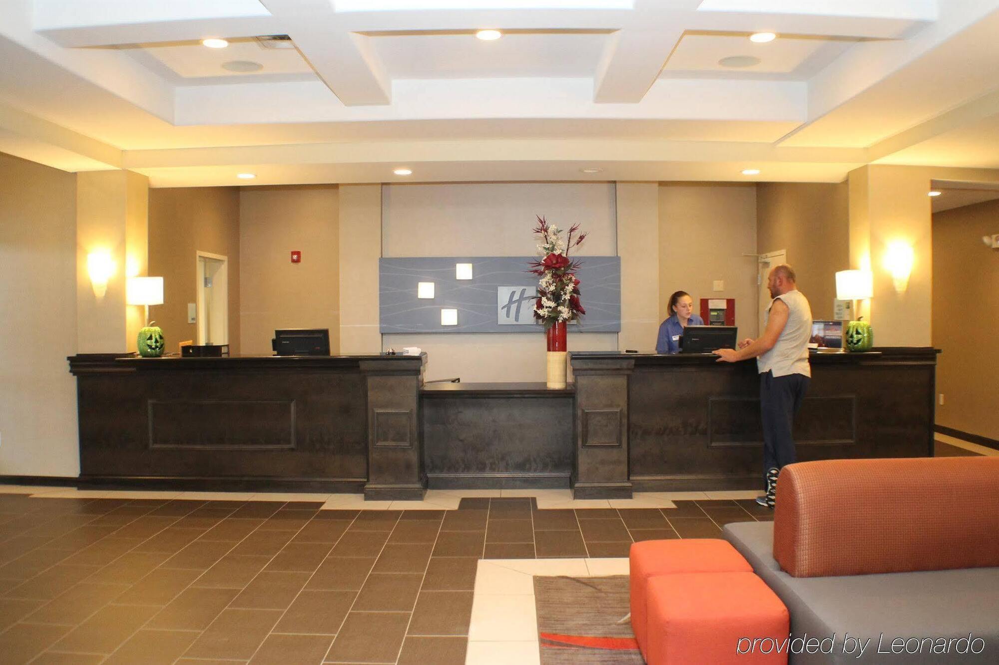 Holiday Inn Express And Suites - Bradford By Ihg Buitenkant foto